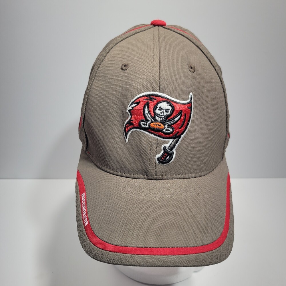 Tampa Bay Buccaneers Hat Cap Gray Reebok NFL Football Size L/XL Fitted Logo Mens